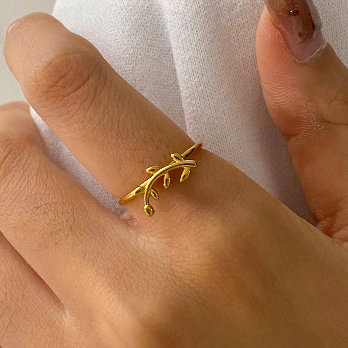 Ayin Leaf Ring Set