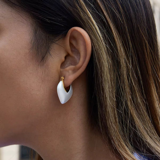 Ivory Heart Curve Earrings