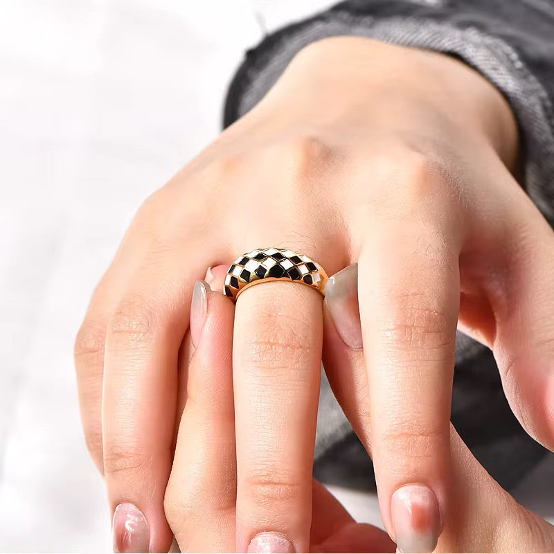 Heritage Checkered Band Ring
