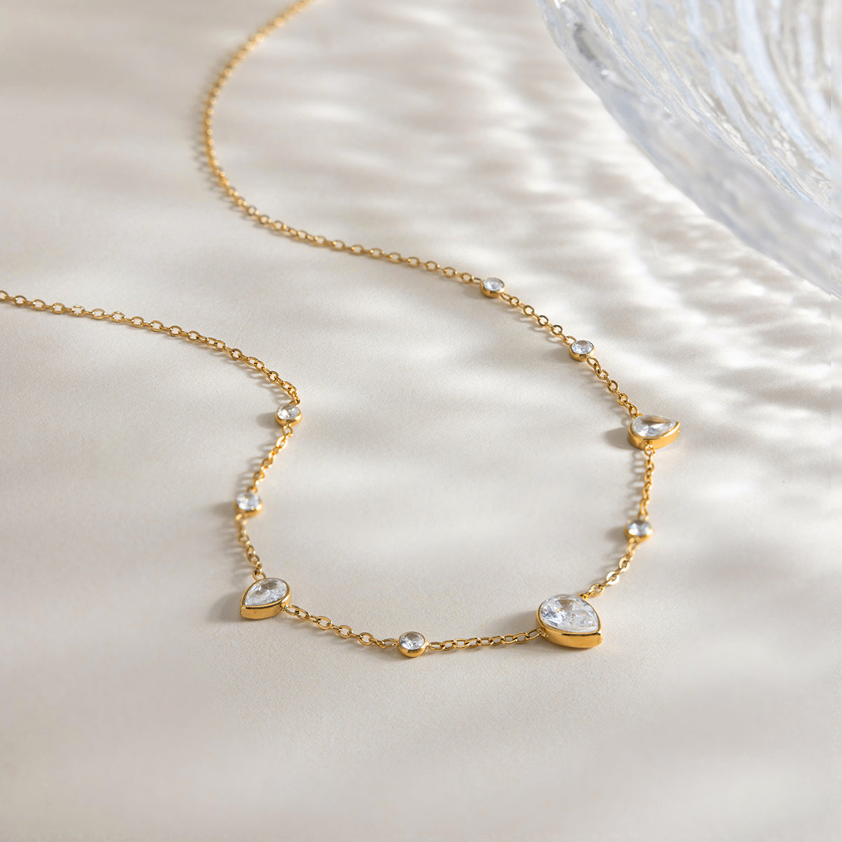 Noa Teardrop Necklace