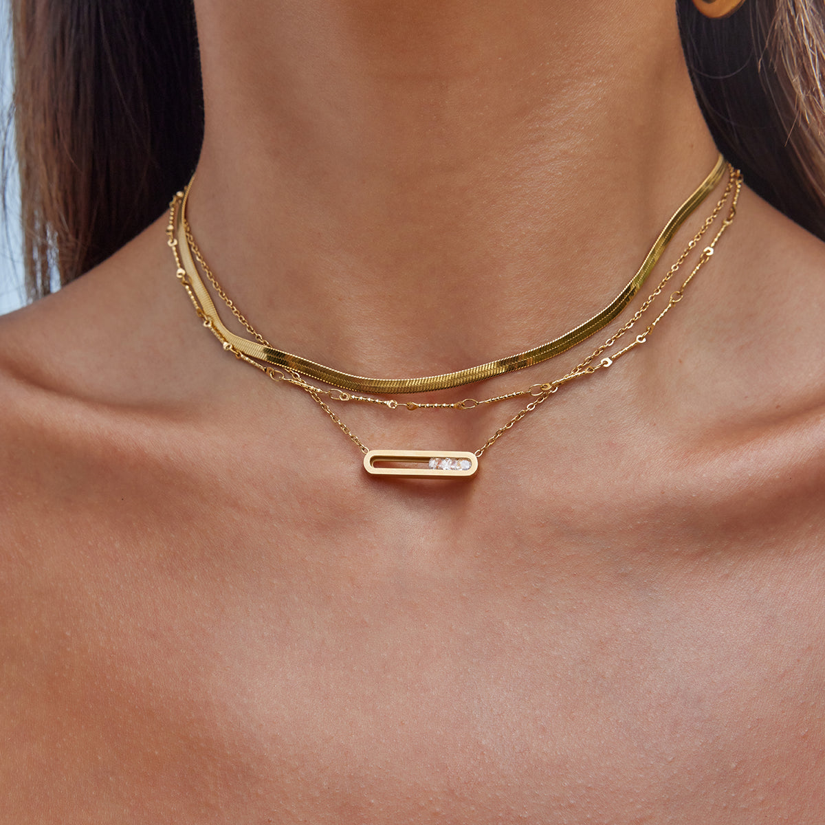 Yakira Or Bar Necklace